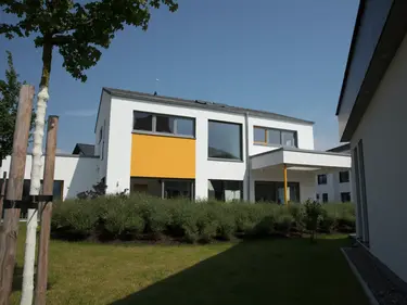 Außenansicht eines Familienhauses
