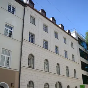 Preisgekrönte Außenfassade eines Wohnhauses in München
