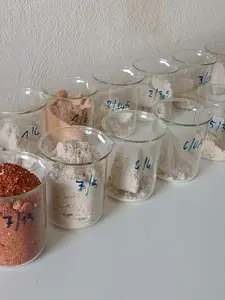 Die Laboruntersuchung zeigt extreme Durchfeuchtung und hohe Konzentrationen bauschädlicher Salze, jedoch keine Schäden am Hochleistungsdämmputz.