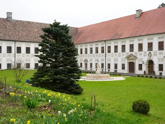 Sanierter Kloster
