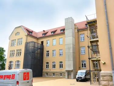Außenaufnahme des sanierten Geschwister Scholl Gymnasiums in Zeitz